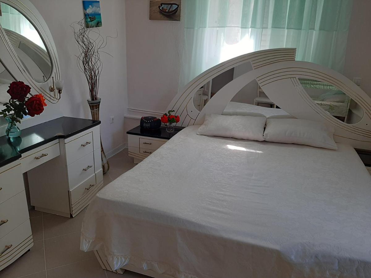 Ferienwohnung Cozy Flat In Néa Mákri Exterior foto