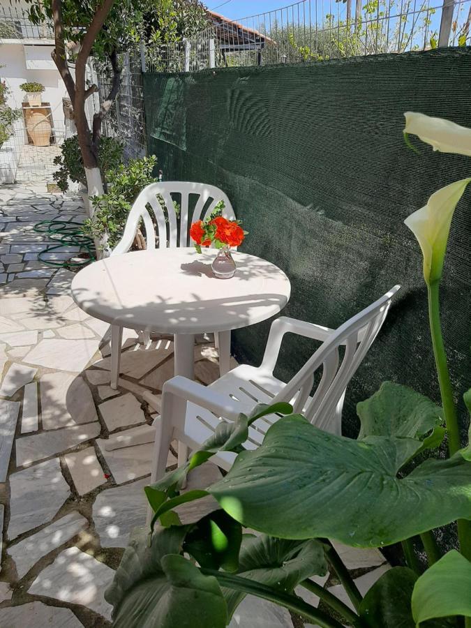 Ferienwohnung Cozy Flat In Néa Mákri Exterior foto